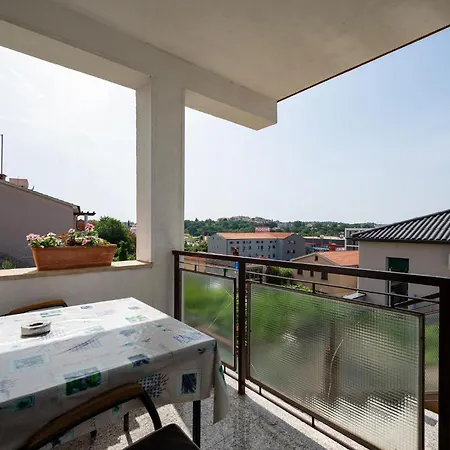 1 Bedroom Cozy Apartment In Pula Apartment